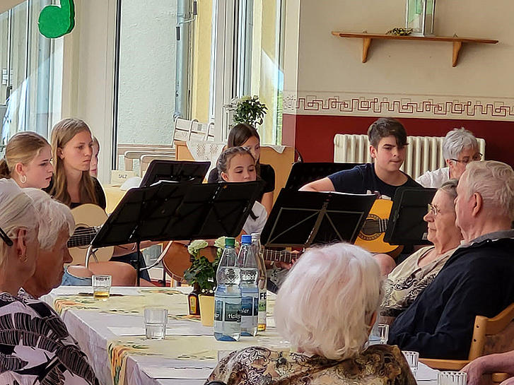 Konzert von Nadar Guitar Ochtendung in St. Martin Ochtendung